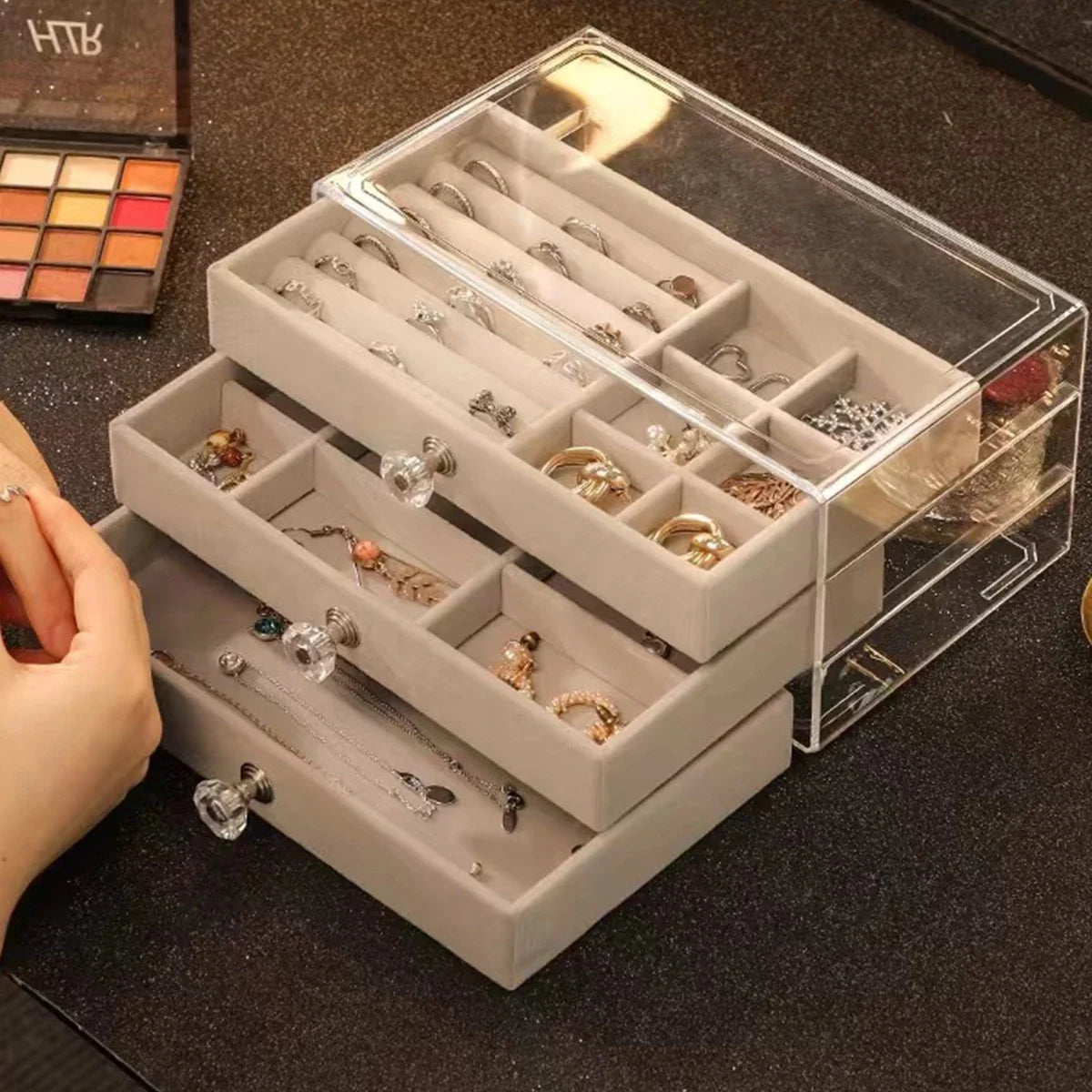 Jewelry box with drawers